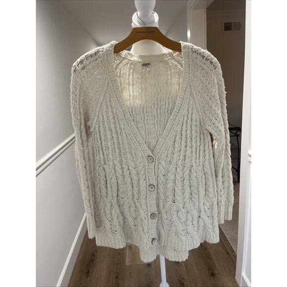 Free People Sz M Cable Knit Button Front Cardigan Sweater V Neck Pockets Classic - Picture 1 of 10